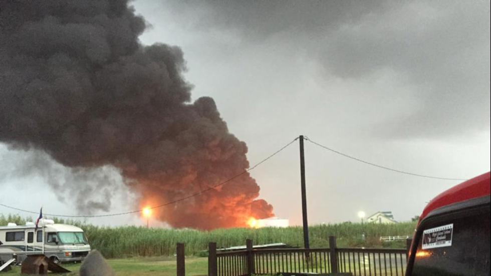 Houstonlightning Hits Valero Texas City Refinery Ignites intended for Oilfield Hitch Calendar