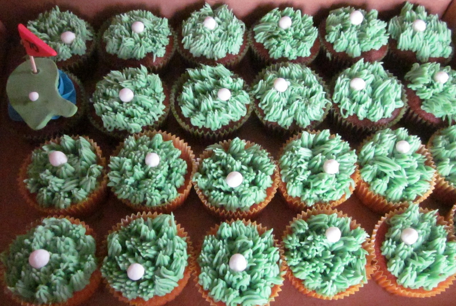 Second Generation Cake Design: Golf Themed Birthday regarding Cupcake Birthday Display