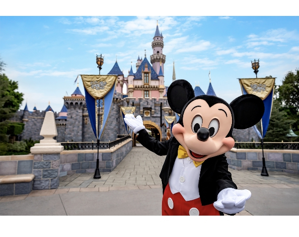 Disney Announces Plan To Reopen Theme Parks  San Fernando Valley regarding 2022 4Q Themepark Attendance
