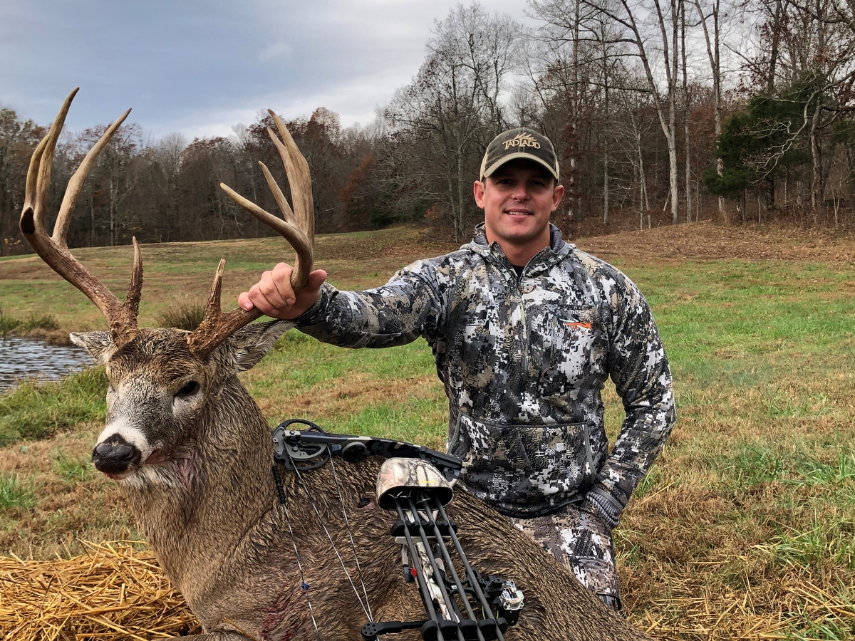 Hunts  Tad Ladd West Kentucky Whitetails inside Kentucky Deer Rut Dates